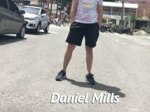 Daniel_Mills