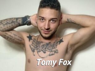 Tomy_Fox
